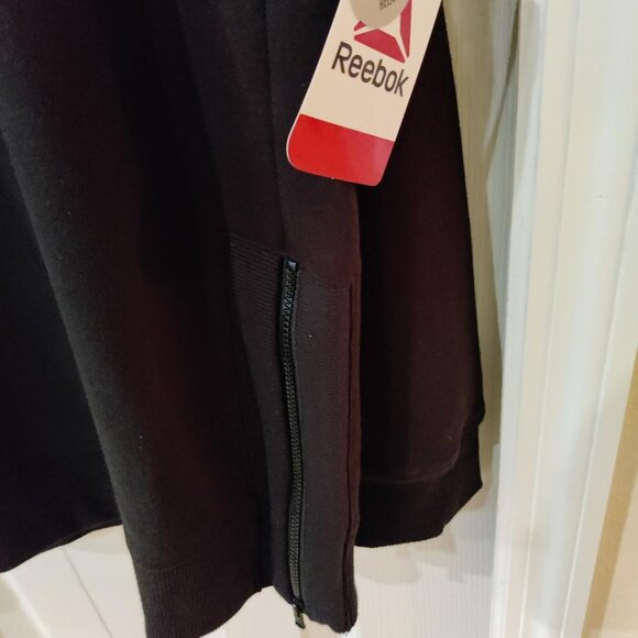 Reebok Women's Black Long Sleeve Logo Crew Sweatshirt Size XL NWT - Picture 5 of 5